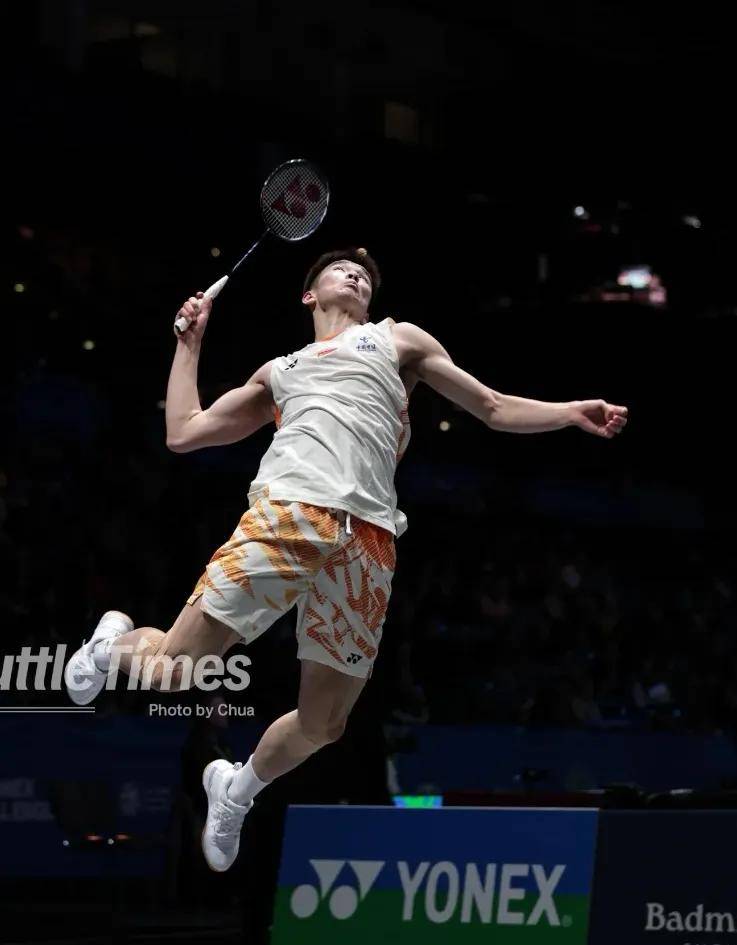 开云官网-包含HLE险胜SHR，Gumayusi团战一打五激烈交锋入围赛，成为赛场最大亮点的词条