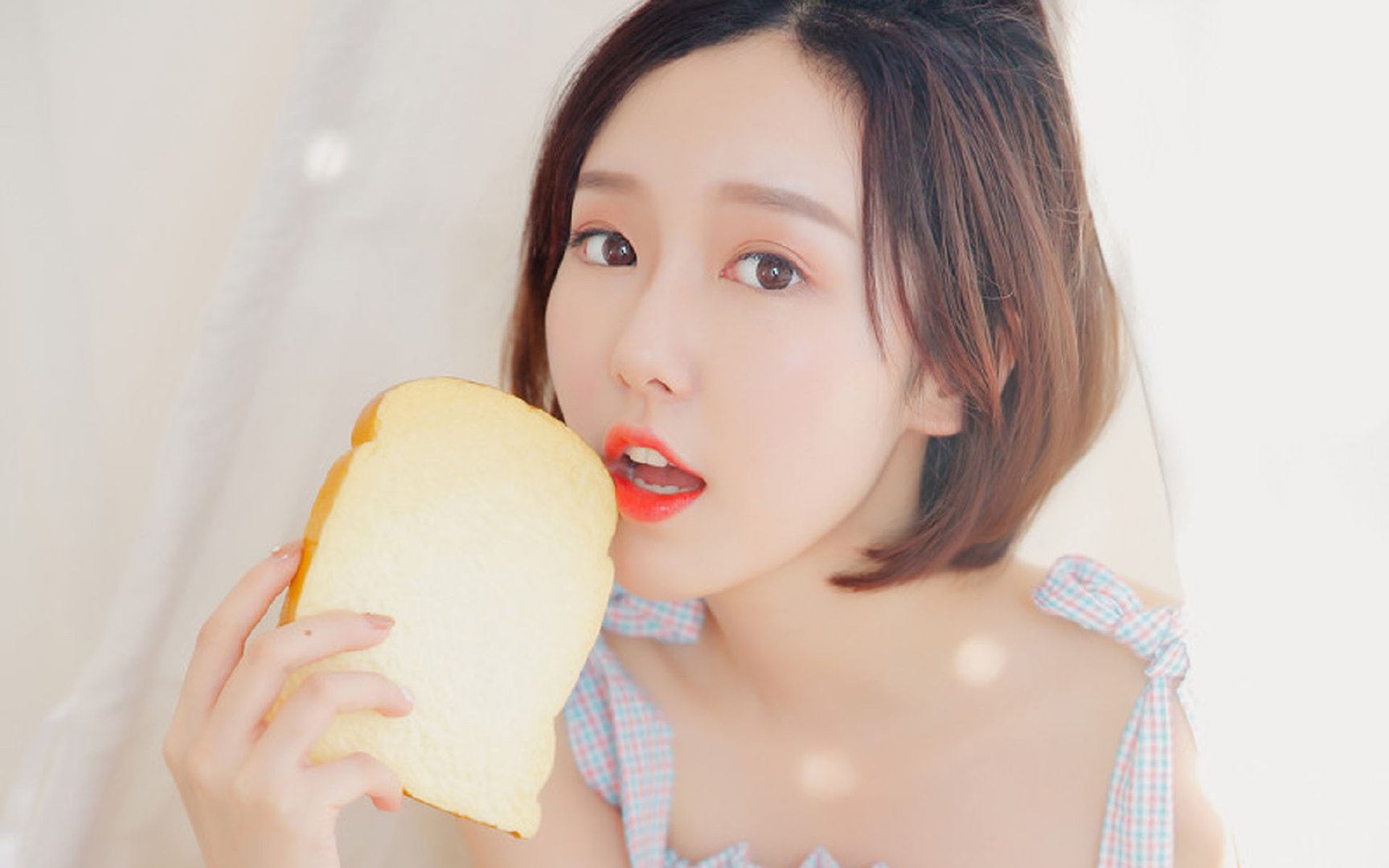 弗拉霍维奇绝境救主！那不勒斯欧战激战芬兰队，关键时刻显神威